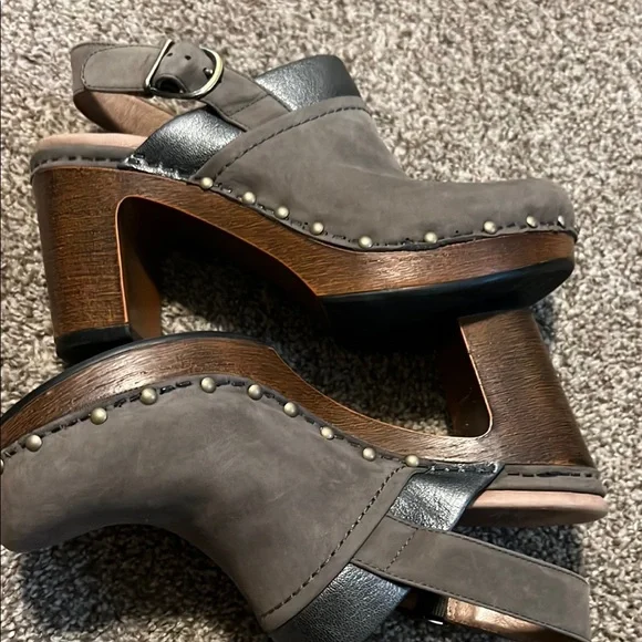 Dansko Gray/taupe Leather Women's Clogs 38 - Picture 4 of 9